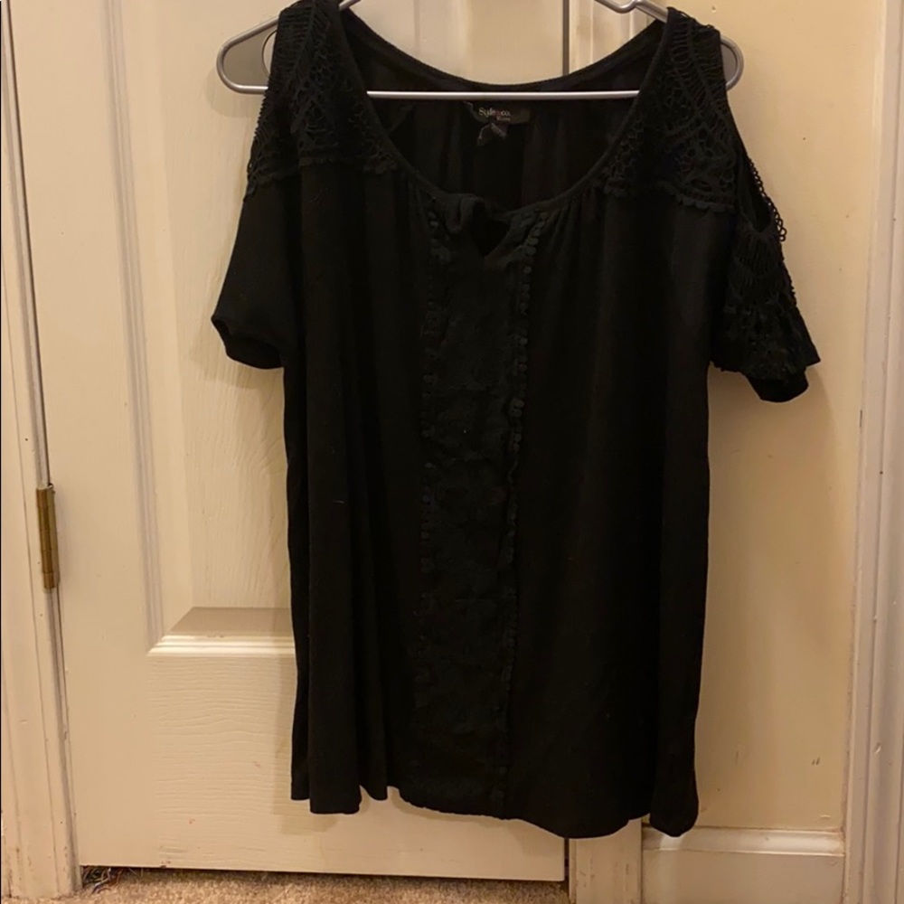 Style & Co 0x black cold shoulder sweater